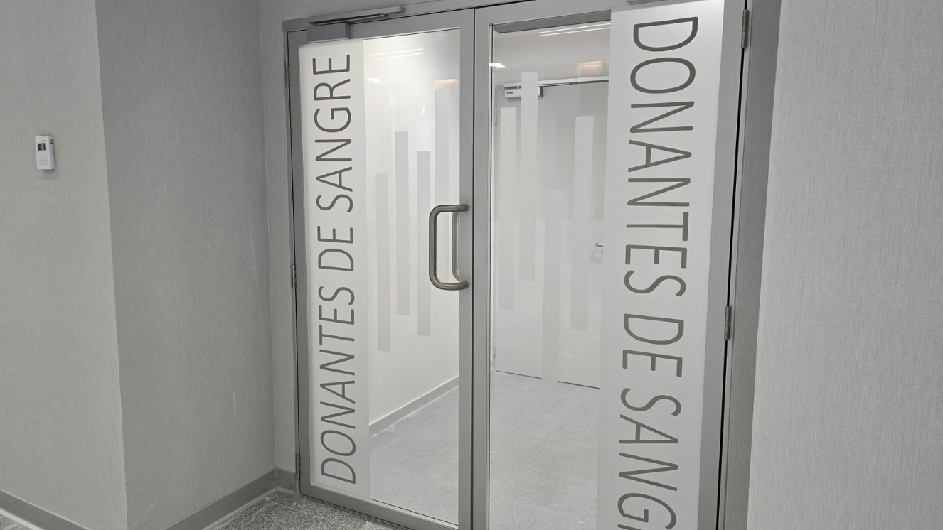 Puerta Unidad de donantes cerrada