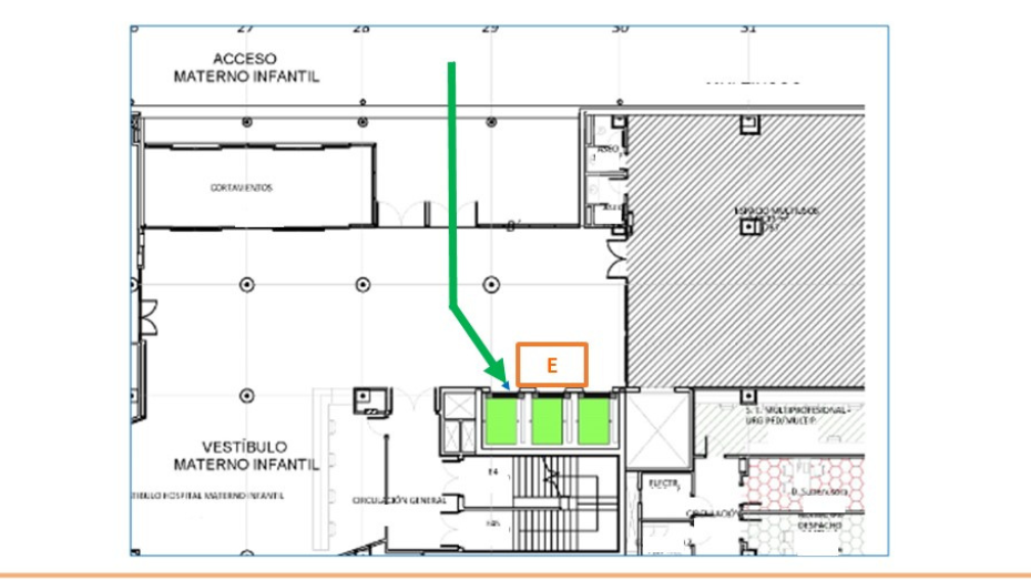 Plano que indica recorrido desde exterior del edificio entrando por módulo E primera puerta de la izquierda al vestíbulo en línea recta y luego pequeño giro a la izquierda entrada a los ascensores