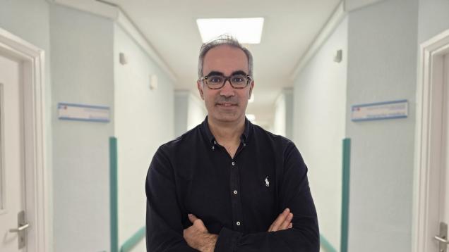 Jesús Ruiz de las Heras retrato en pasillo